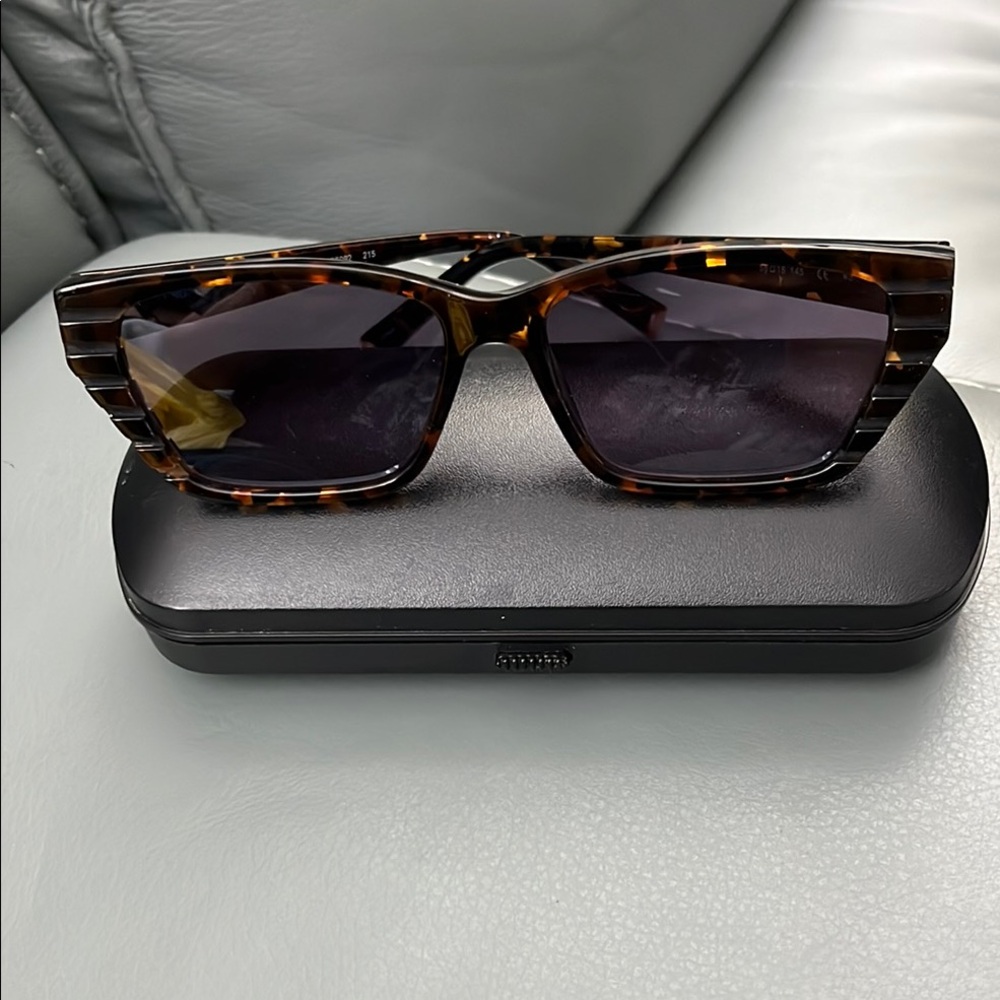 Kendall & Kylie Tortoise Shell Sunglasses (NEW)